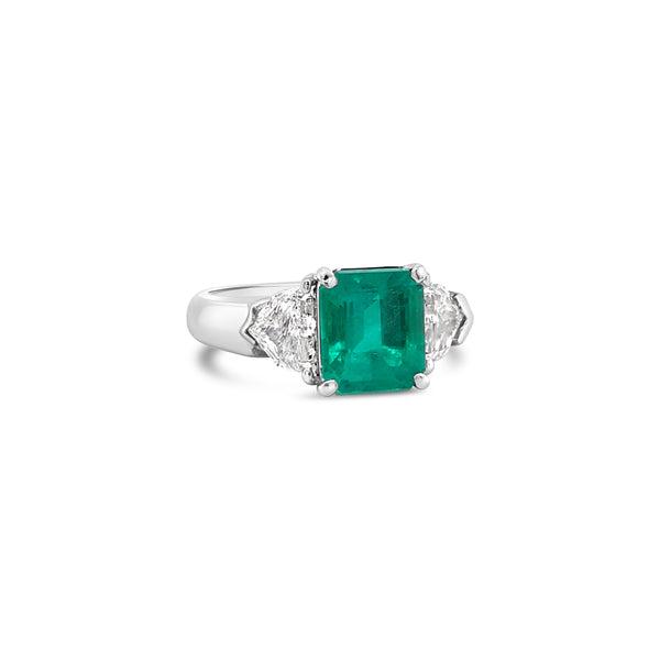 Muzo Green Colombian Emerald Ring