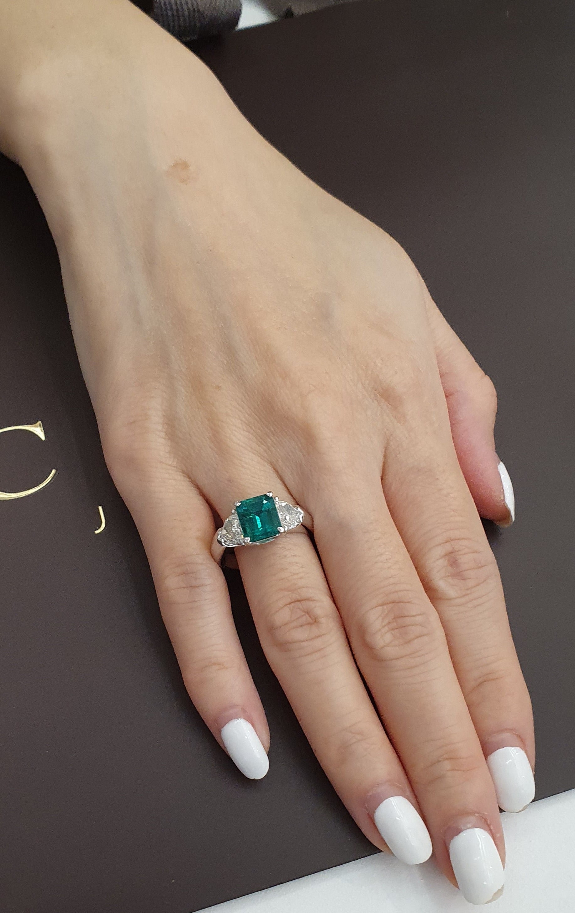 Emerald-cut Colombia Muzo Emerald Men Ring 14K Yellow Gold Columbia Muzo Emerald Ring display picture 1