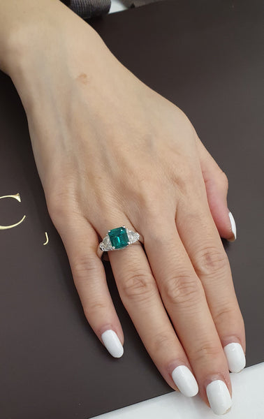 Muzo Green Colombian Emerald Ring